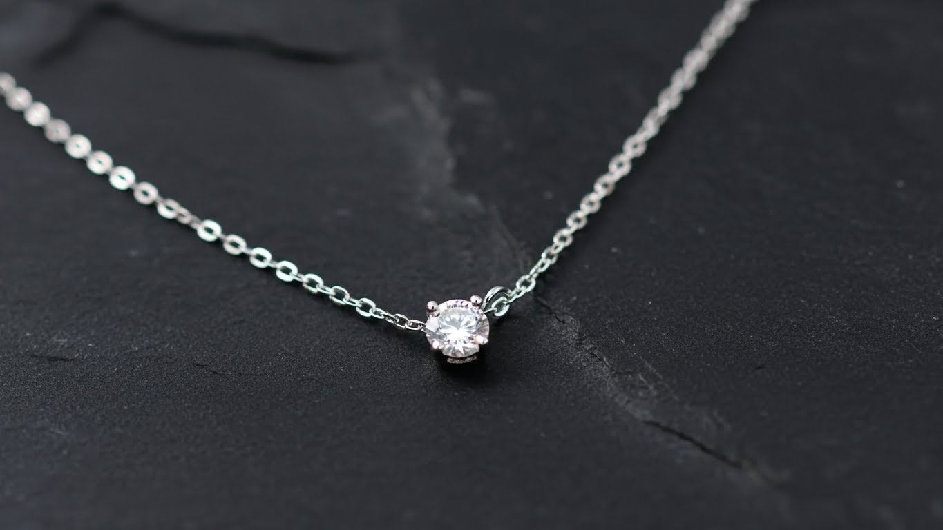 Solitaire Light Necklace – Premium Stainless Steel