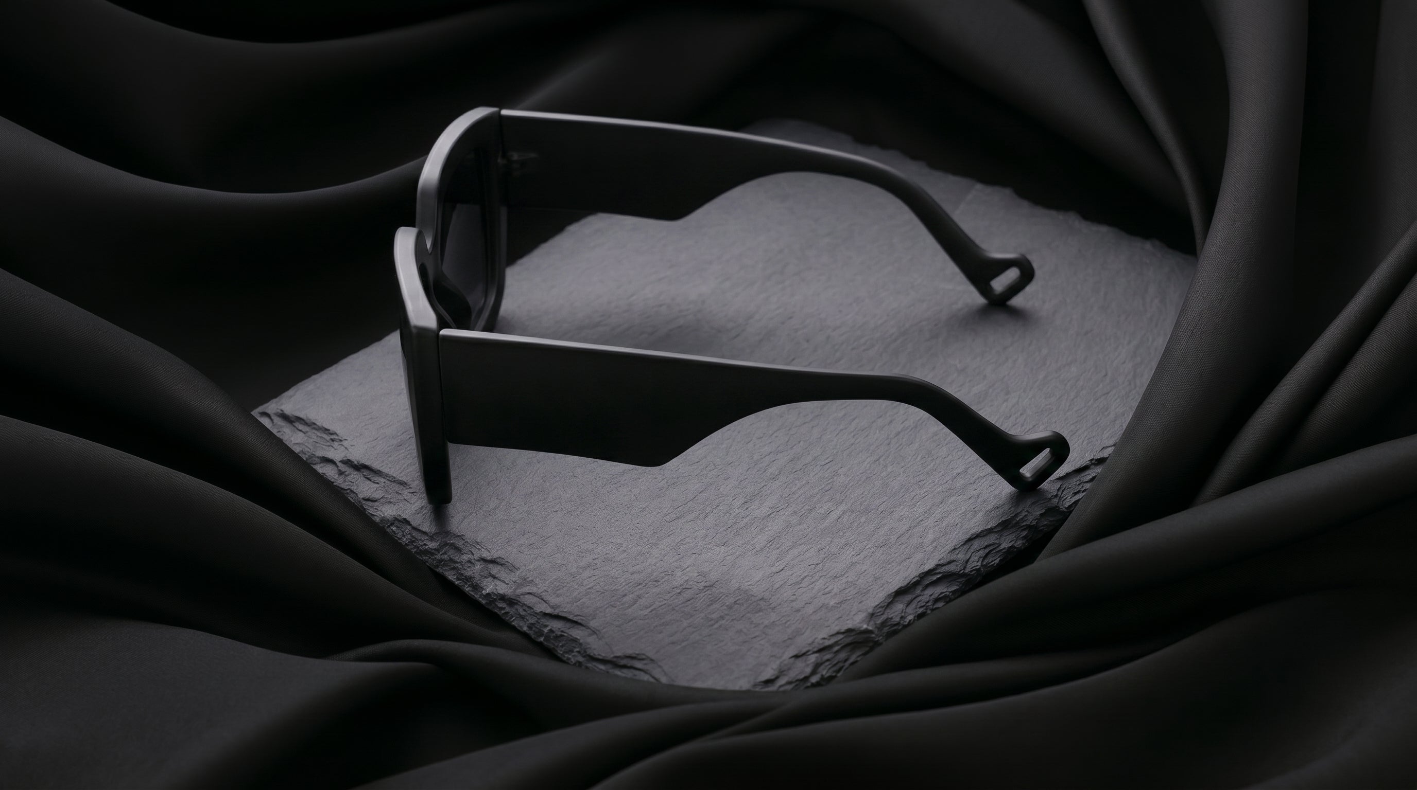 THE BOLD SQUARES (NOCTRA)