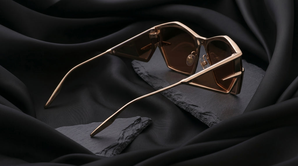 THE SHARP CAT-EYE (NOCTRA)